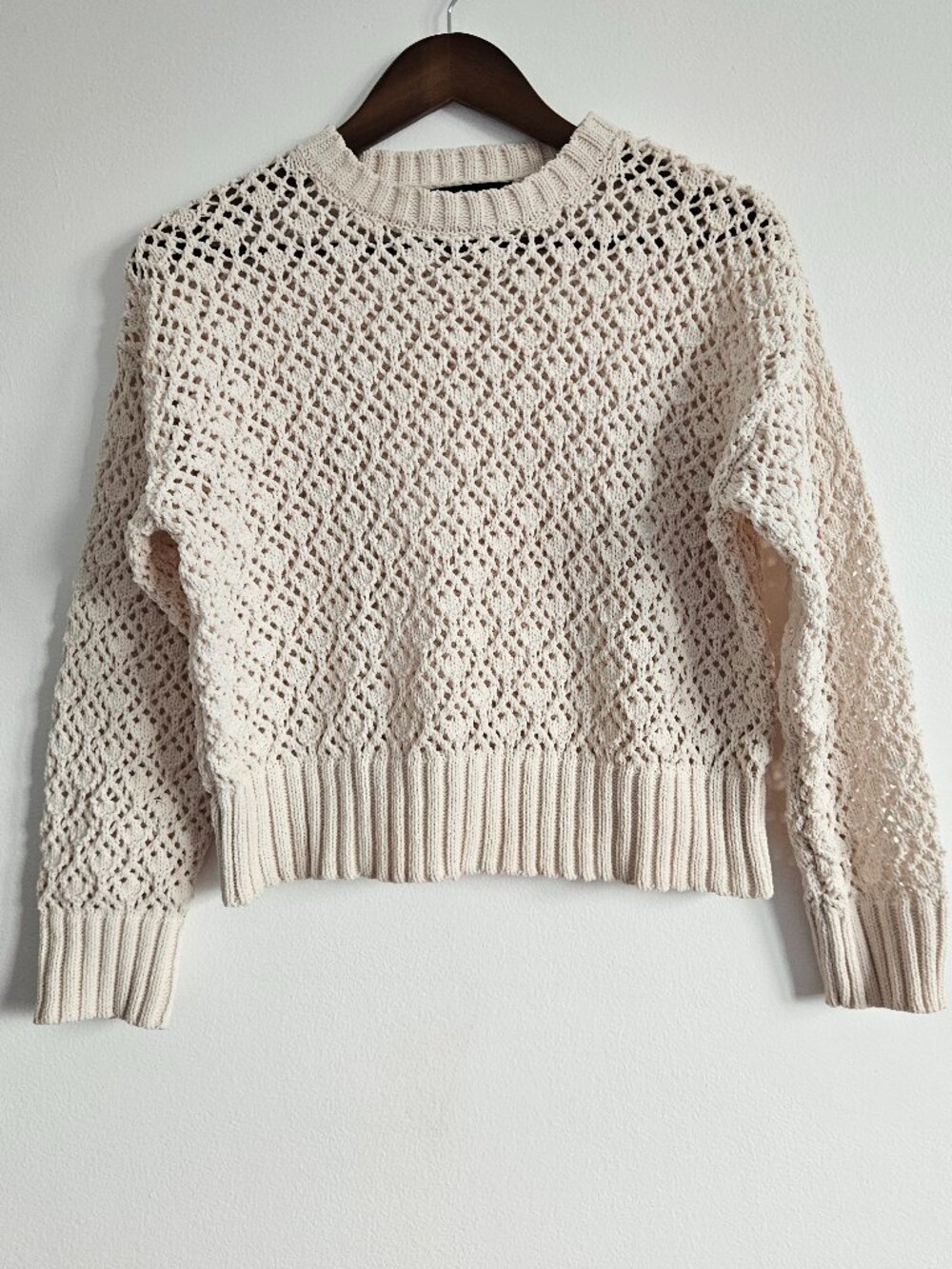 Social Scene M Medium Open Knit Cream Cropped Sweater Sheer